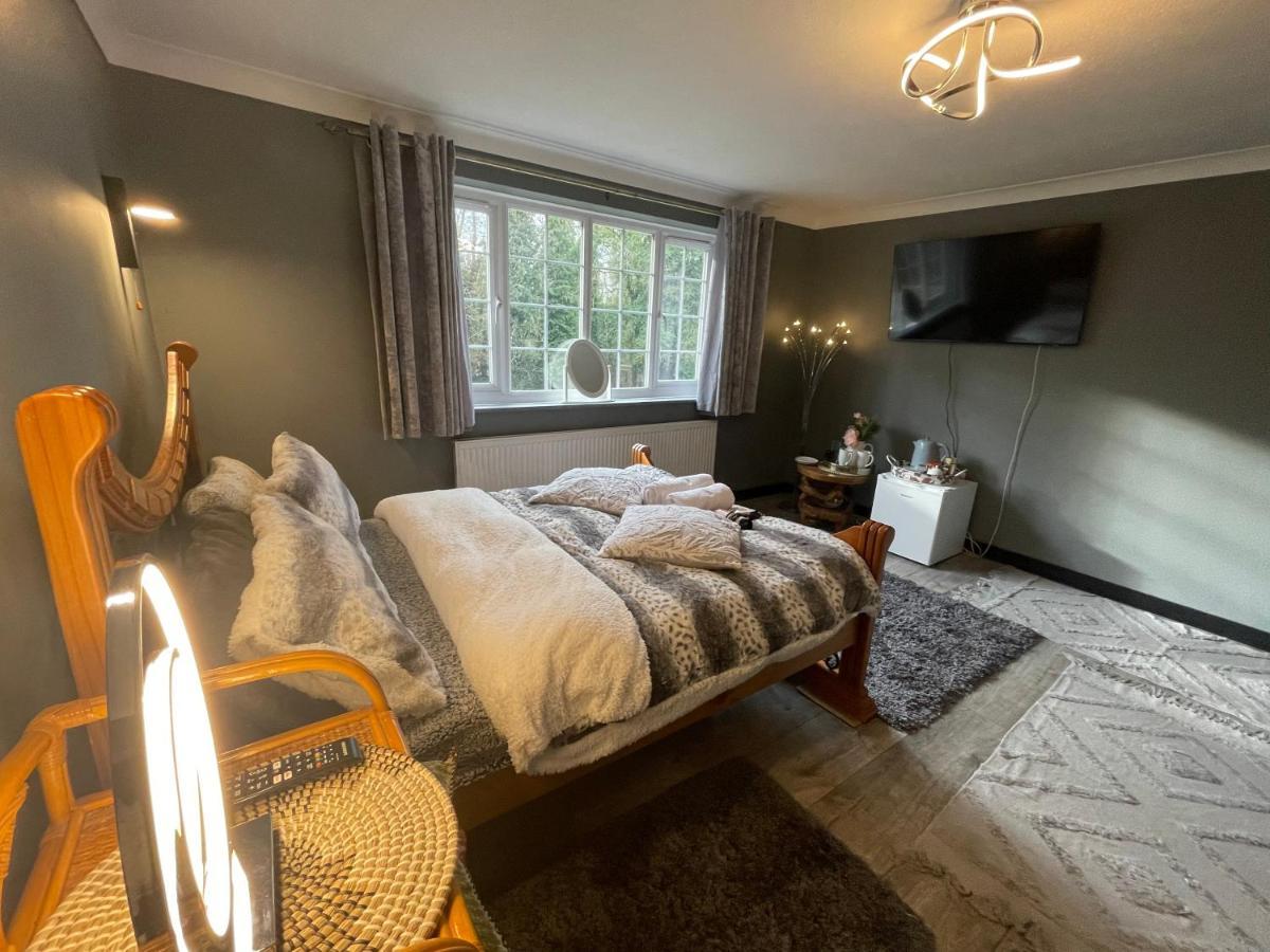 Da Vinci Guest House & Guest Parking, A Real Gem Crawley  Dış mekan fotoğraf