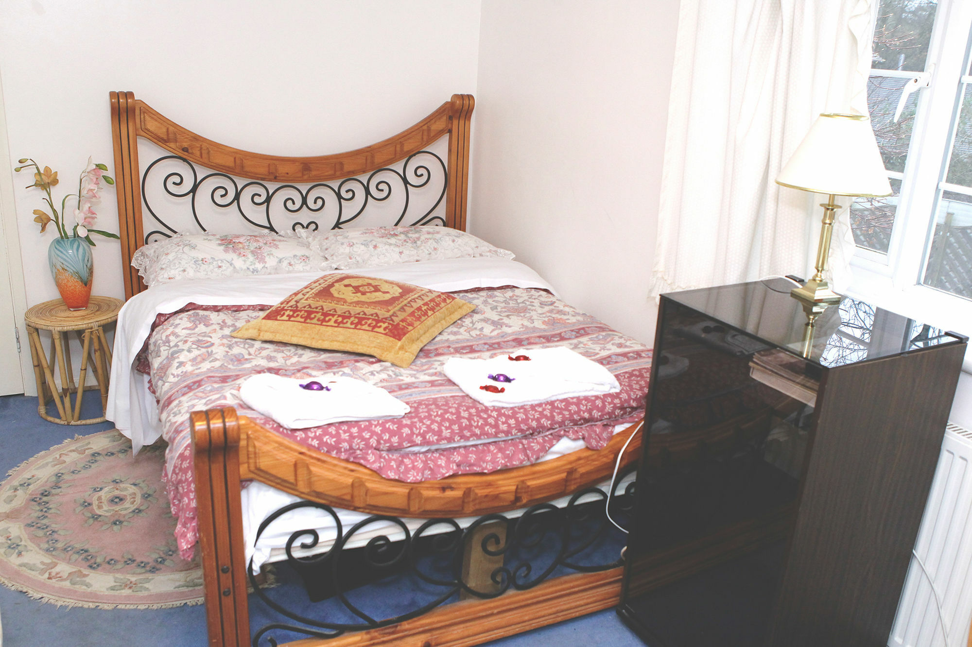 Da Vinci Guest House & Guest Parking, A Real Gem Crawley  Dış mekan fotoğraf